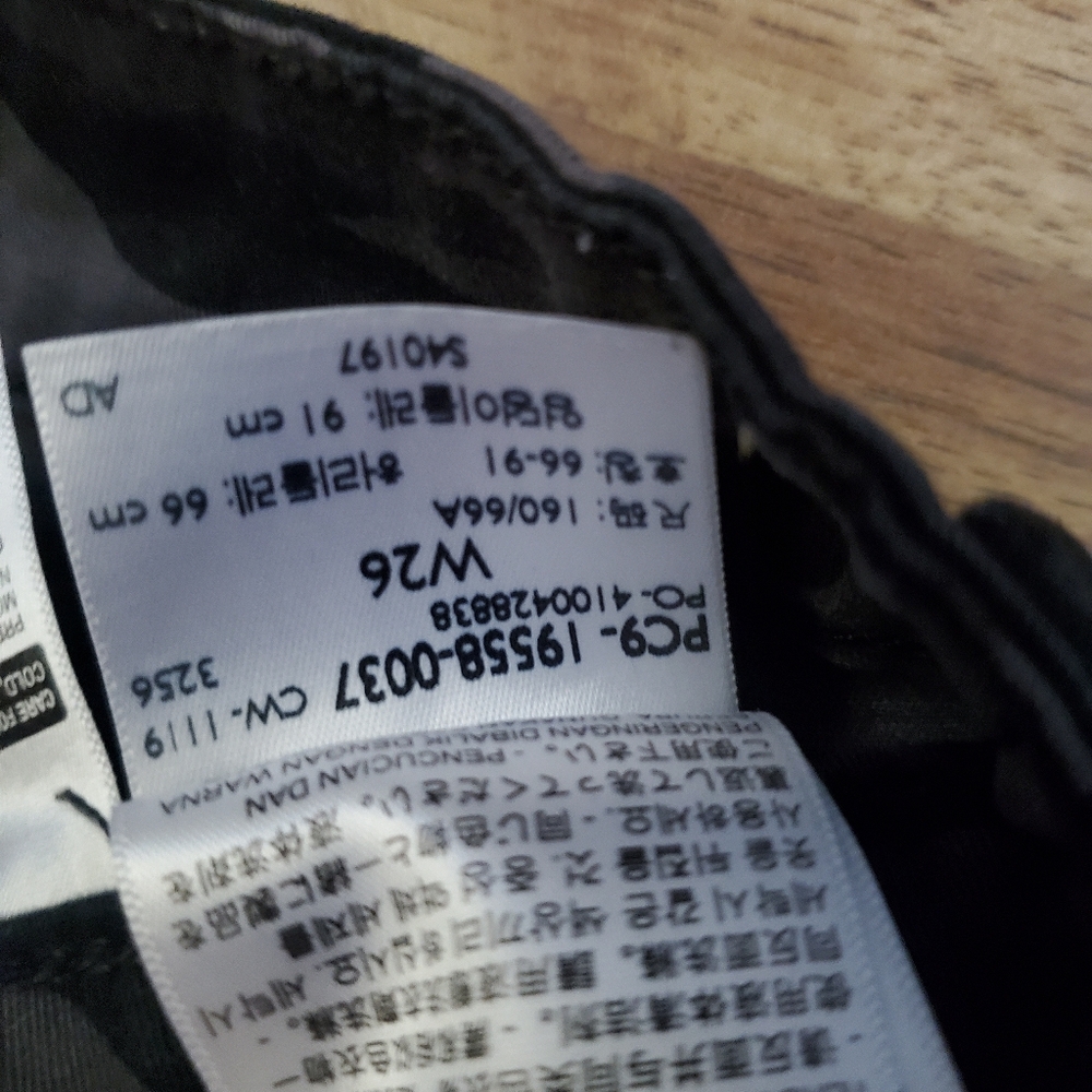 Levi's 711 Size 26 Skinny Black & Gray Camo Cropped Jeans - Picture 9 of 9